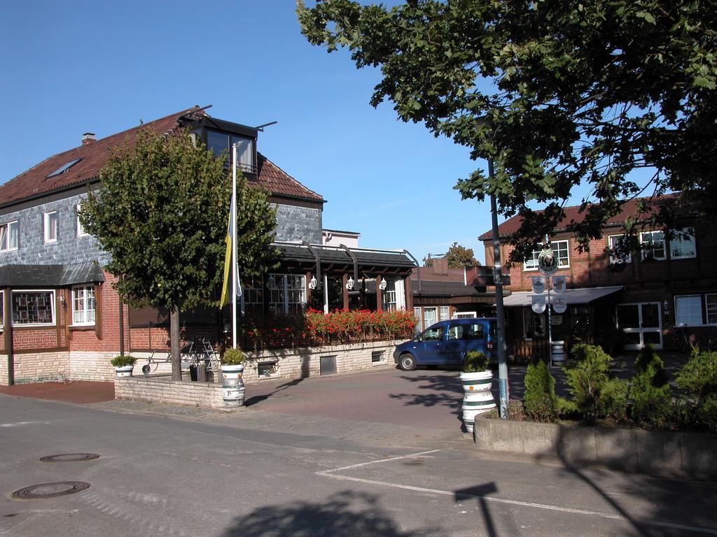 Alter Dorfkrug Am Kanal Wolfsburg Exterior photo